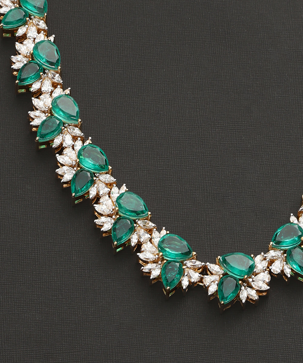 Ikkavala_Handcrafted_Pure_Silver_Moissanite_Polki_Necklace_Set_WeaverStory_03