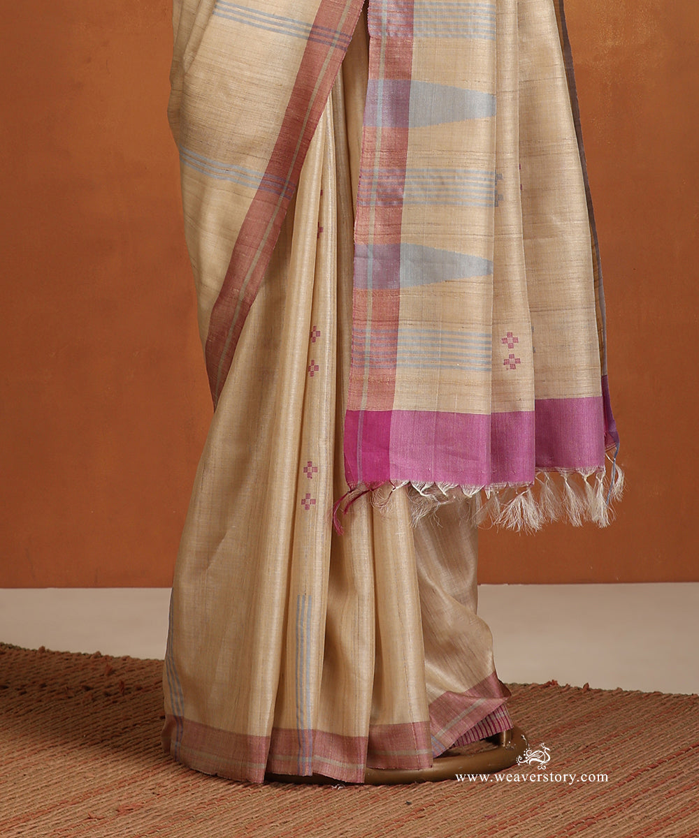Beige_Handloom_Pure_Tussar_Silk_Saree_With_Temple_Border_WeaverStory_03