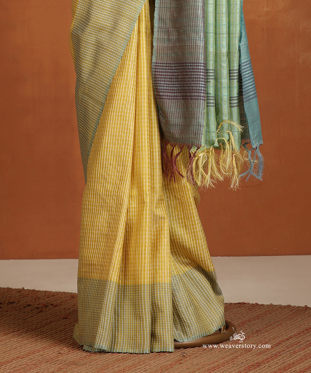 Yellow_Handloom_Pure_Tussar_Silk_Self_Checks_Weave_Border_Saree_With_Pista_Pallu_WeaverStory_03