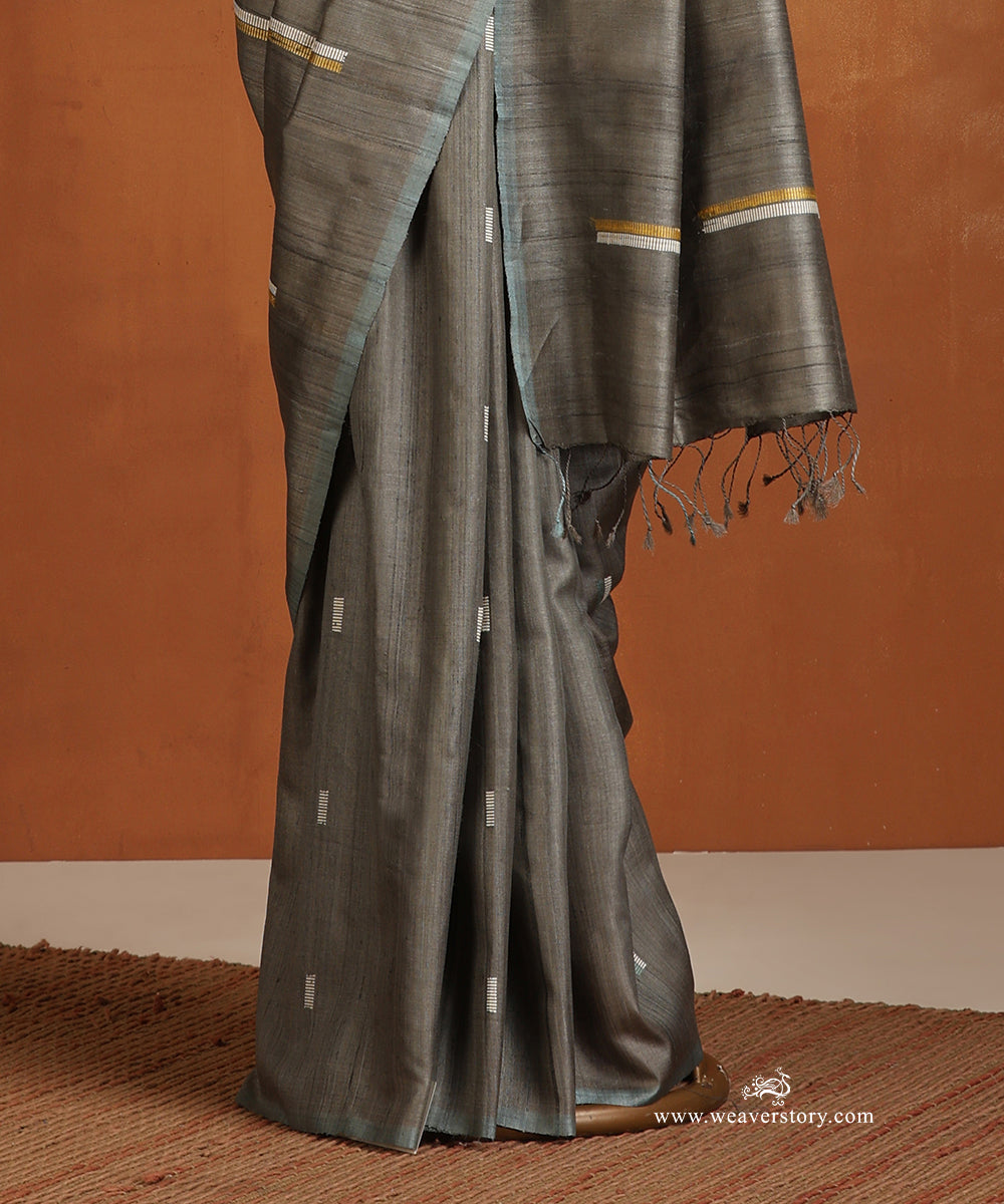 Grey_Handloom_Pure_Tussar_Silk_Saree_With_Yellow_And_White_Threads_Lines_WeaverStory_03