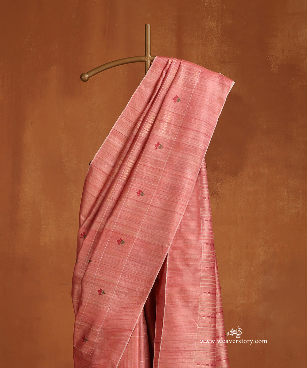 Soft_Pink_Handloom_Pure_Tussar_Silk_Saree_With_Small_Flowers_Motifs_WeaverStory_02