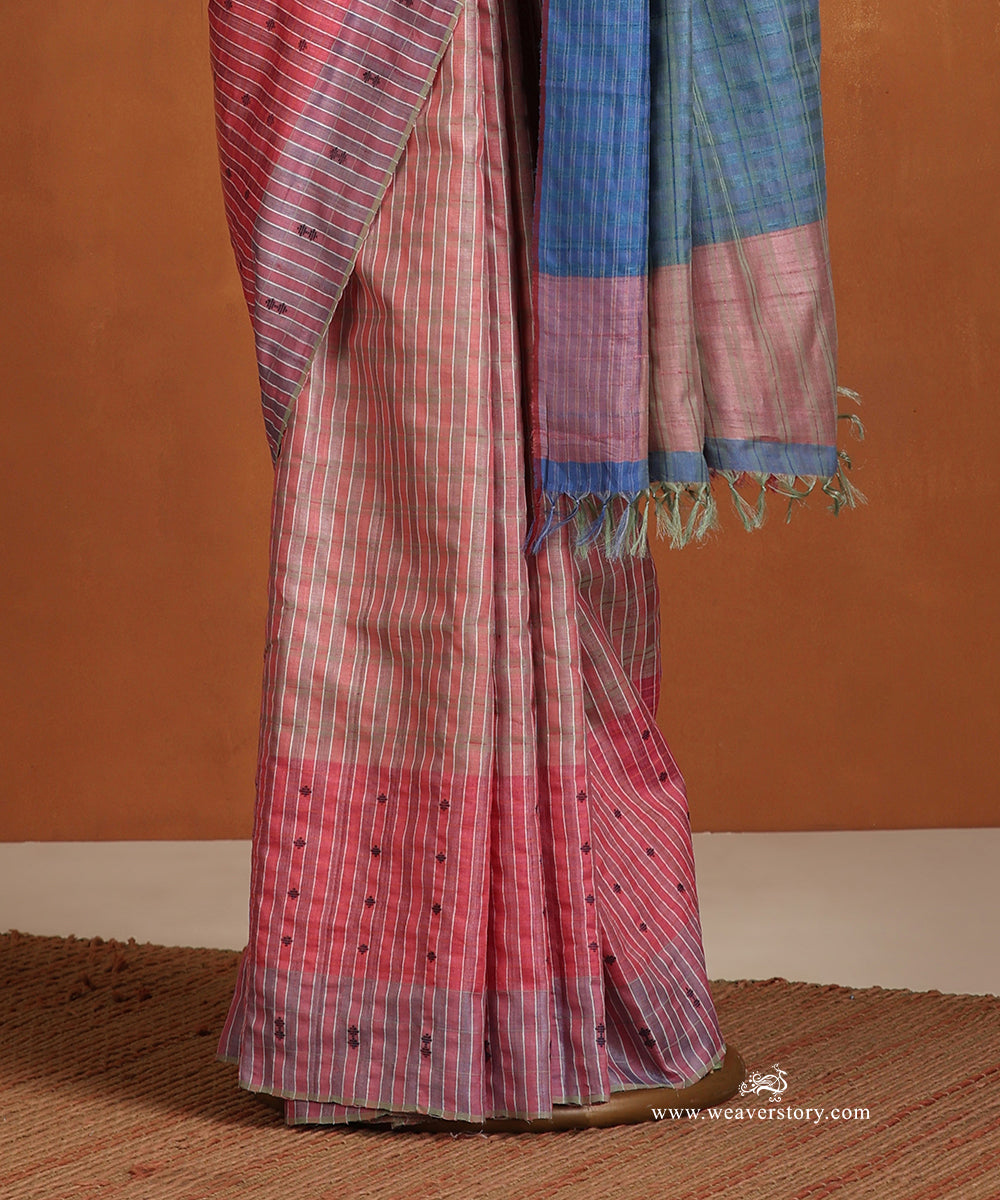 Light_Pink_Handloom_Pure_Tussar_Silk_Self_Checks_Saree_With_Blue_Palla_WeaverStory_03