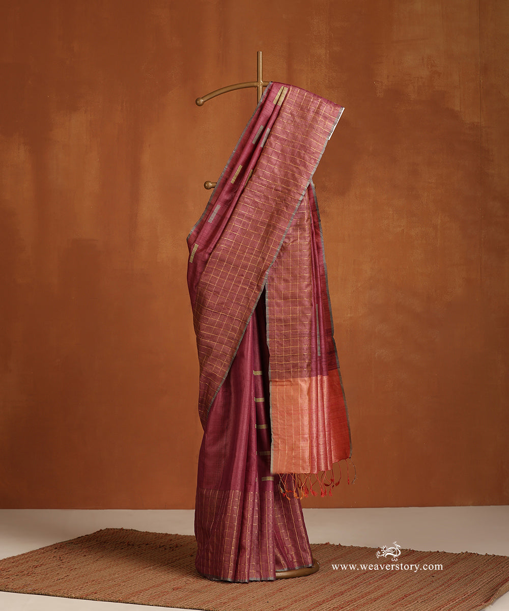 Rose_Pink_Handloom_Pure_Tussar_Silk_Saree_With_Gold_Zari_Checks_Border_And_Peach_Pallu_WeaverStory_01