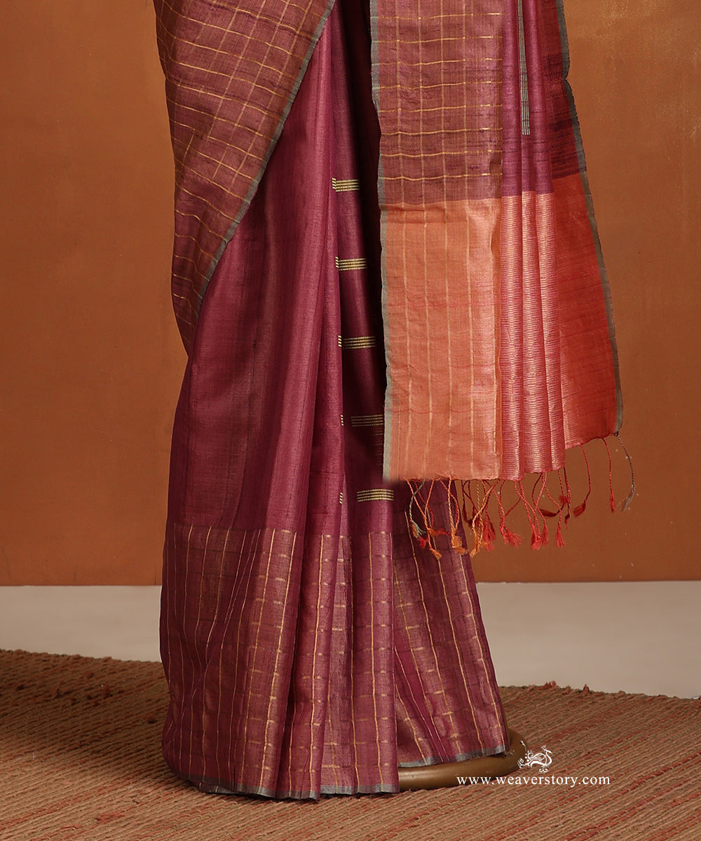 Rose_Pink_Handloom_Pure_Tussar_Silk_Saree_With_Gold_Zari_Checks_Border_And_Peach_Pallu_WeaverStory_03