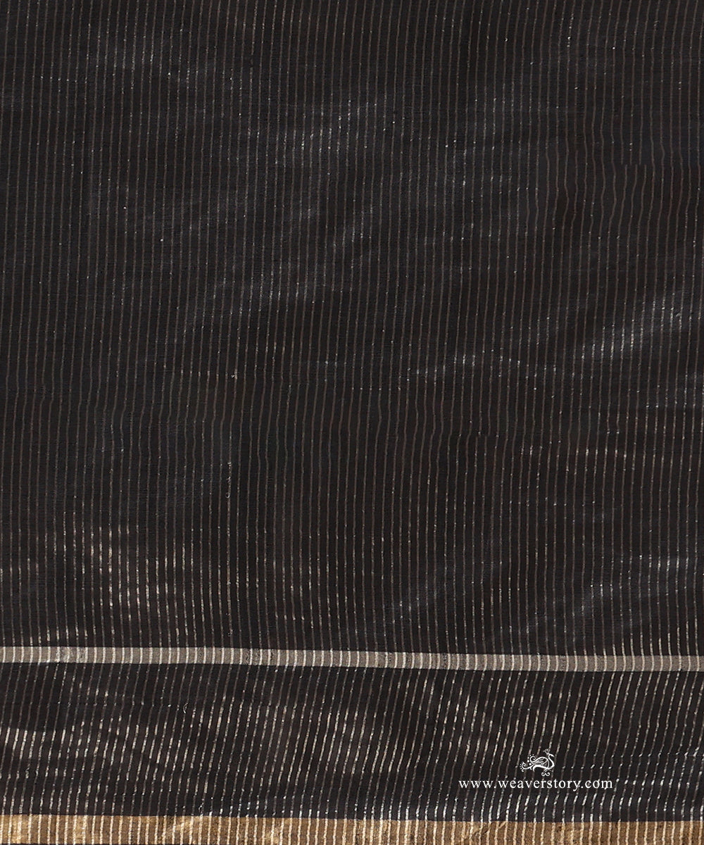 Black_Handloom_Pure_Tussar_Silk_Saree_With_Silver_Polki_Dots_And_Gold_Thin_Border_WeaverStory_05