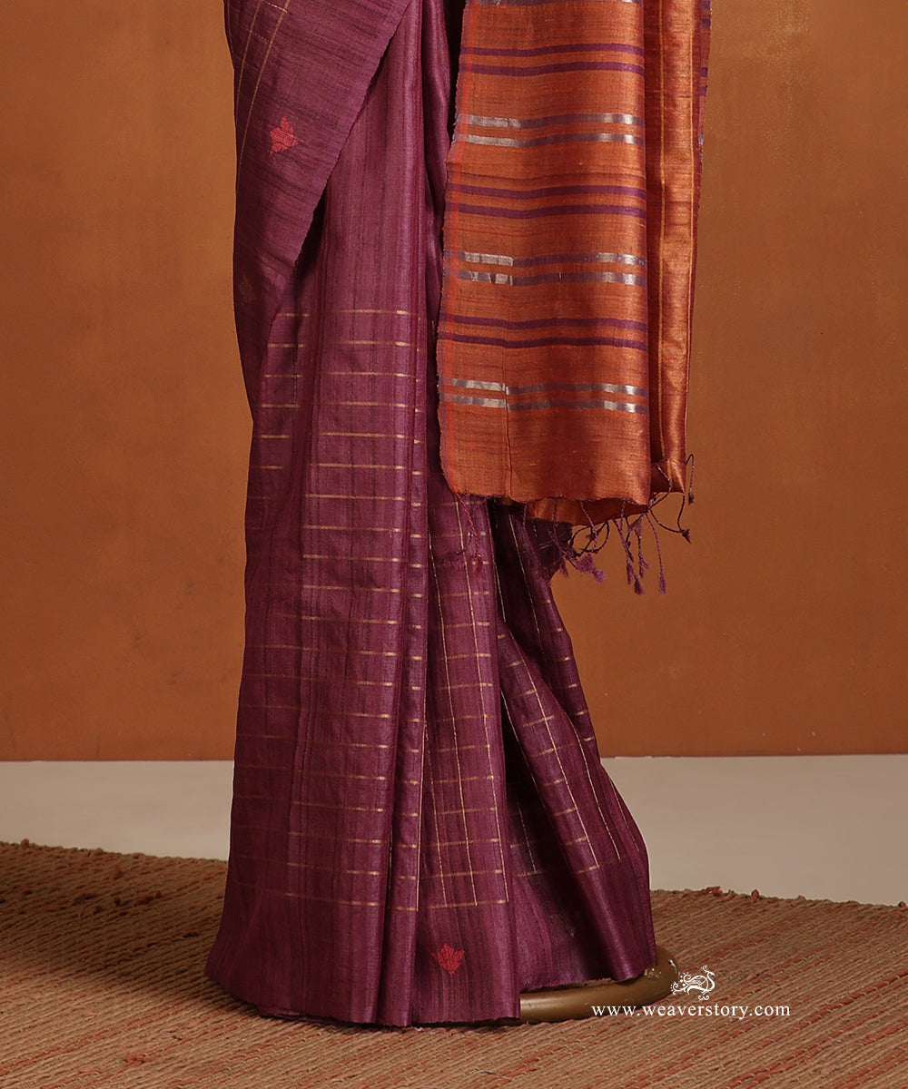 Wine_Handloom_Pure_Tussar_Silk_Saree_With_Gold_Checks_And_Booti_Border_And_Orange_Palla_WeaverStory_03