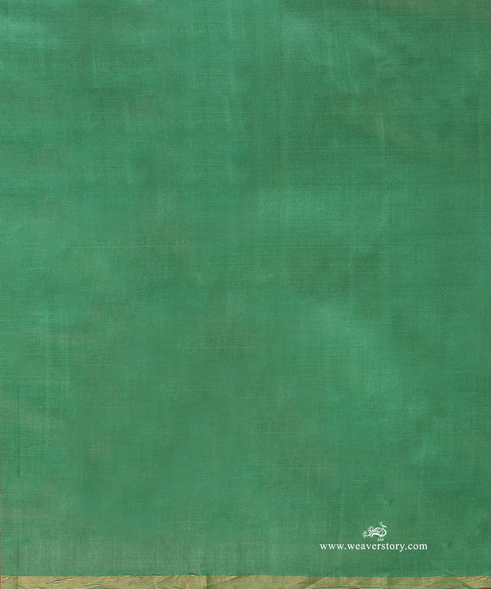 Emerald_Green_Handloom_Pure_Munga_Silk_Saree_With_Barfi_Motif_WeaverStory_05