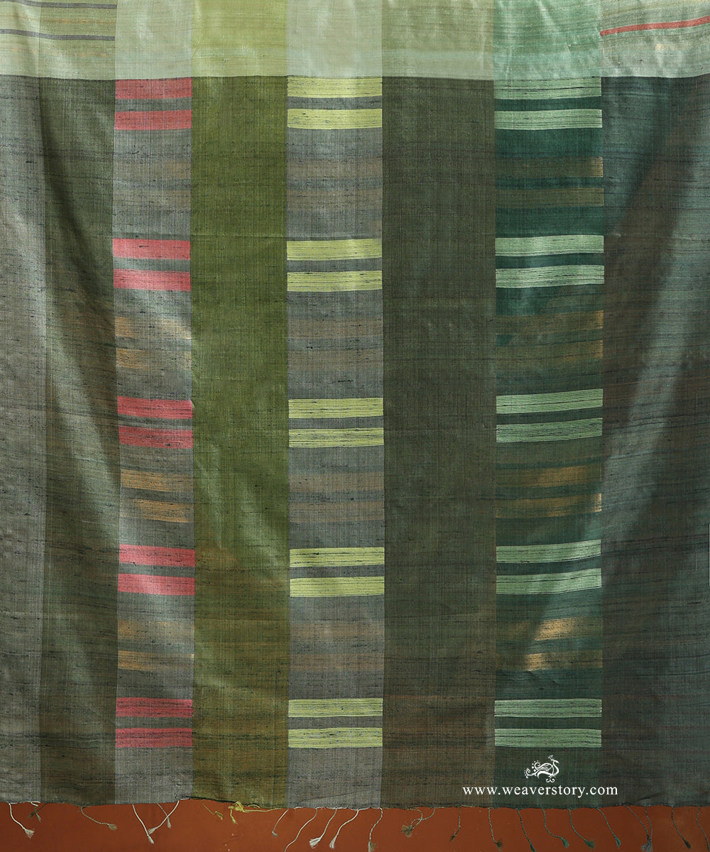Forest_Fade_Handloom_Pure_Tussar_Silk_Saree_With_Red_Selvedge_WeaverStory_05