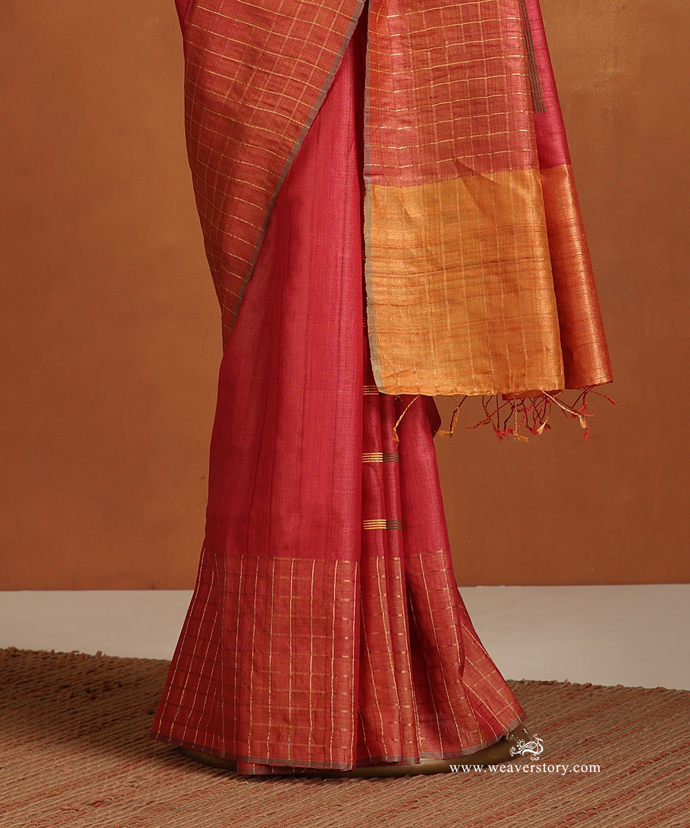 Reddish_Orange_Handloom_Pure_Tussar_Silk_Saree_With_Gold_Zari_Checks_Border_And_Green_Yellow_Lines_WeaverStory_03