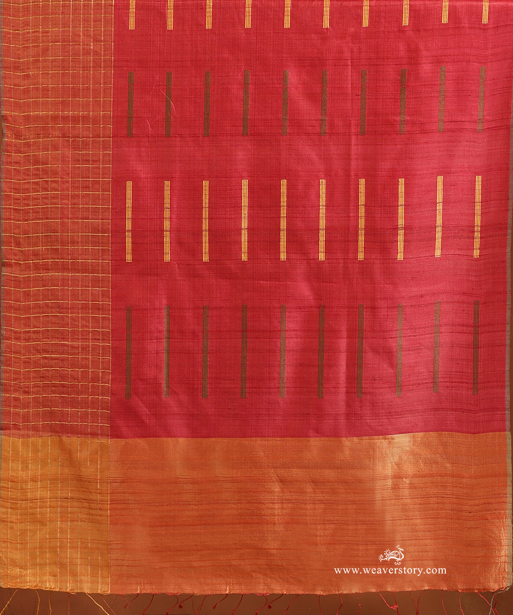 Reddish_Orange_Handloom_Pure_Tussar_Silk_Saree_With_Gold_Zari_Checks_Border_And_Green_Yellow_Lines_WeaverStory_04
