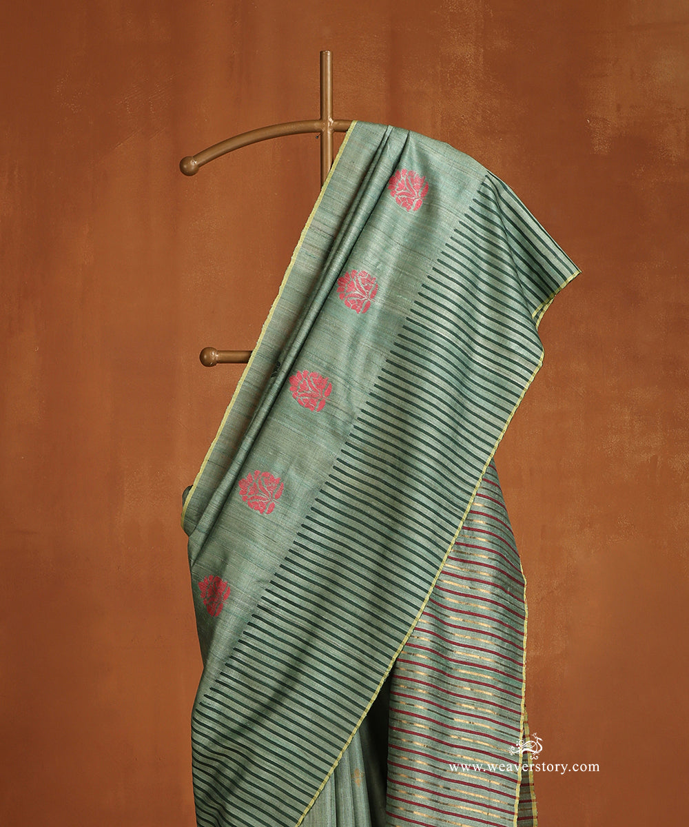 Forest_Green_Handloom_Pure_Tussar_Silk_Saree_With_Small_Motifs_And_Striped_Palla_WeaverStory_02