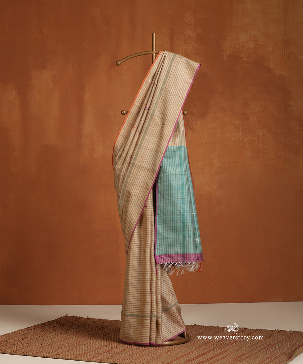 Wheat_Beige_Handloom_Pure_Tussar_Silk_Saree_With_Ice_Blue_Palla_WeaverStory_01