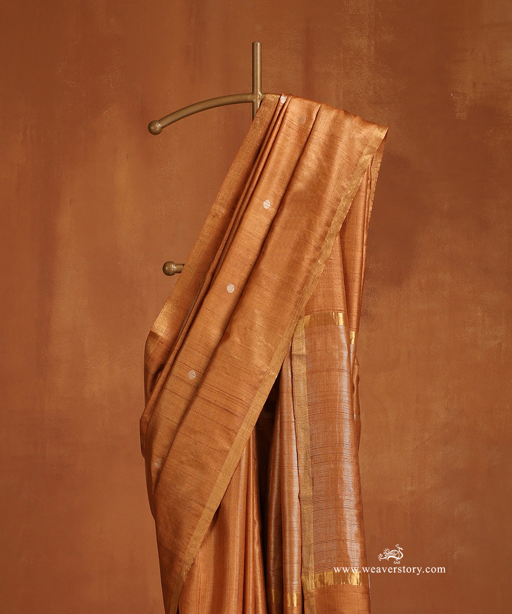 Rust_Orange_Handloom_Pure_Tussar_Silk_Saree_With_Silver_Polki_Dots_WeaverStory_02