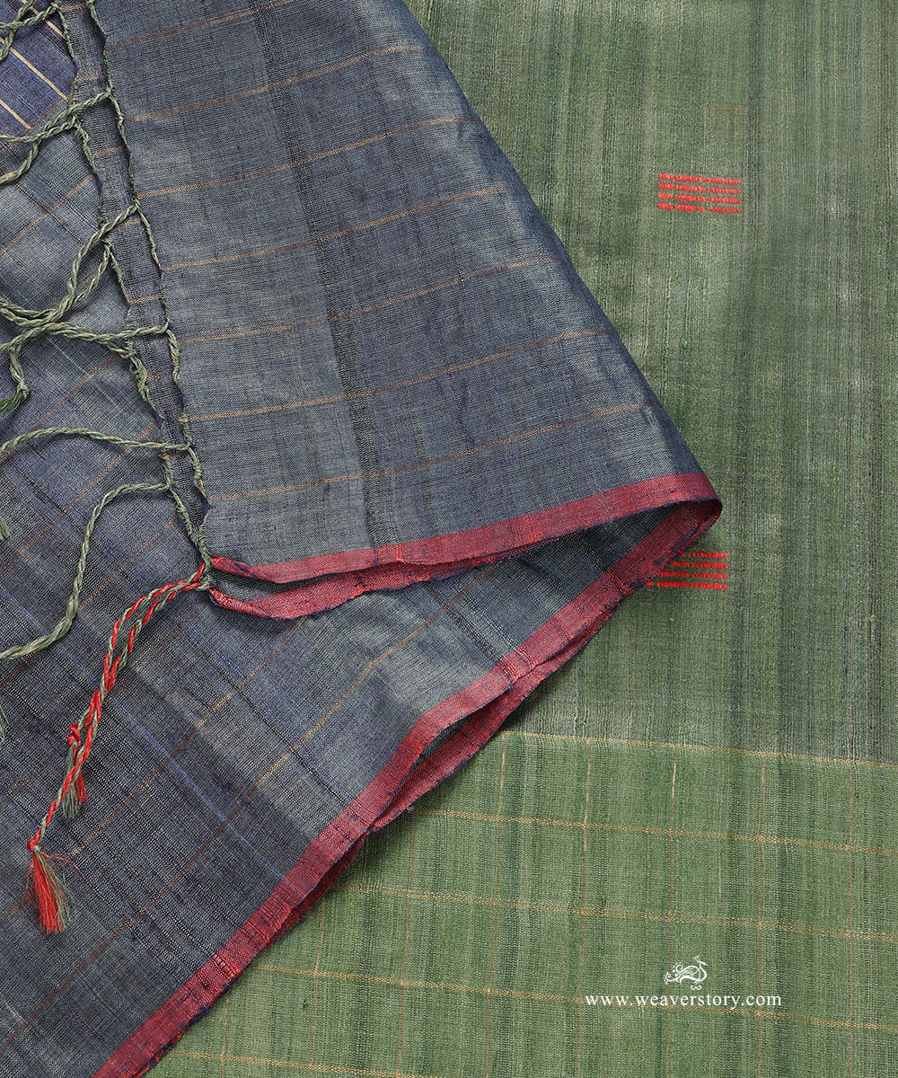 Olive_Green_Handloom_Pure_Tussar_Silk_Dupatta_With_Blue_Stripe_Palla_WeaverStory_04