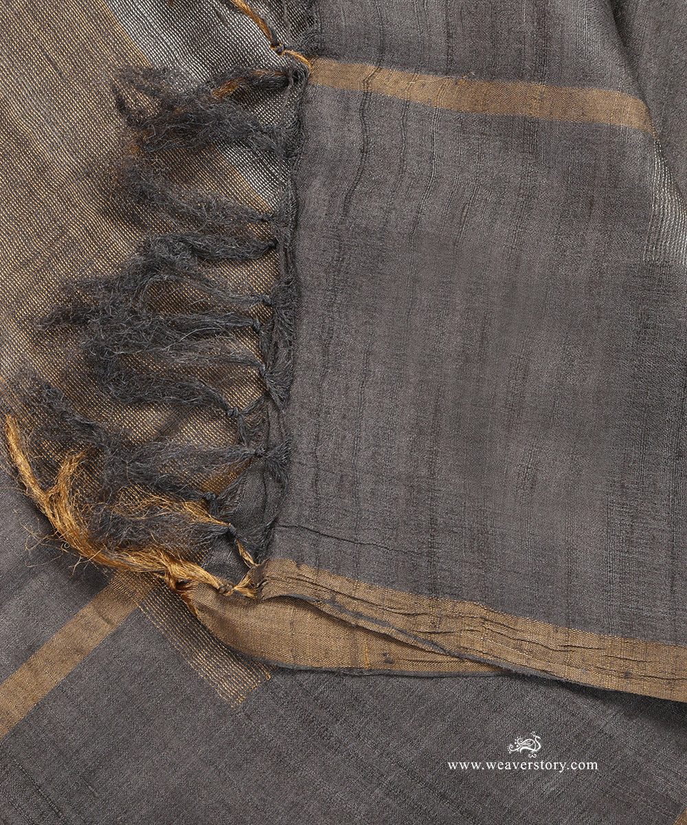 Grey_Handloom_Pure_Tussar_Silk_Dupatta_With_Gold_And_Silver_Zari_Palla_WeaverStory_04
