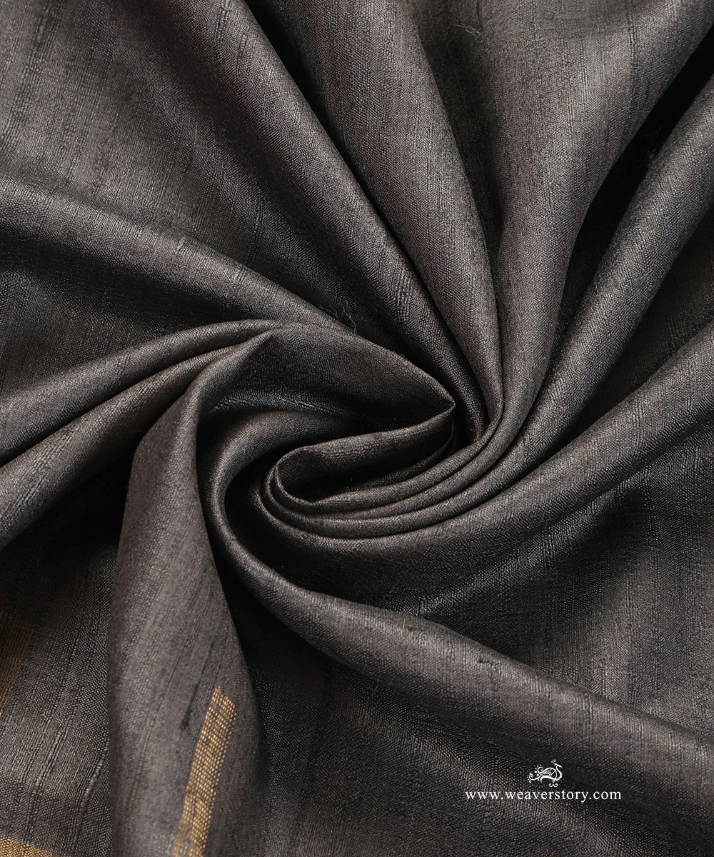 Grey_Handloom_Pure_Tussar_Silk_Dupatta_With_Gold_And_Silver_Zari_Palla_WeaverStory_05