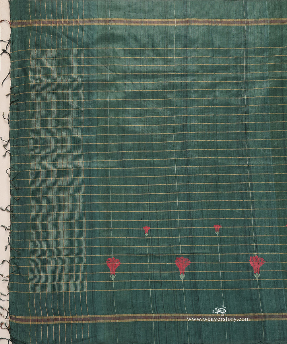 Emerald_Green_Handloom_Pure_Tussar_Silk_Dupatta_With_Rose_Motifs_WeaverStory_02