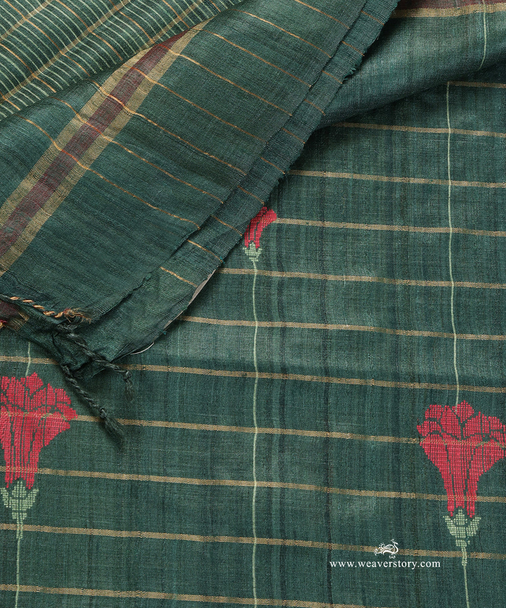 Emerald_Green_Handloom_Pure_Tussar_Silk_Dupatta_With_Rose_Motifs_WeaverStory_04