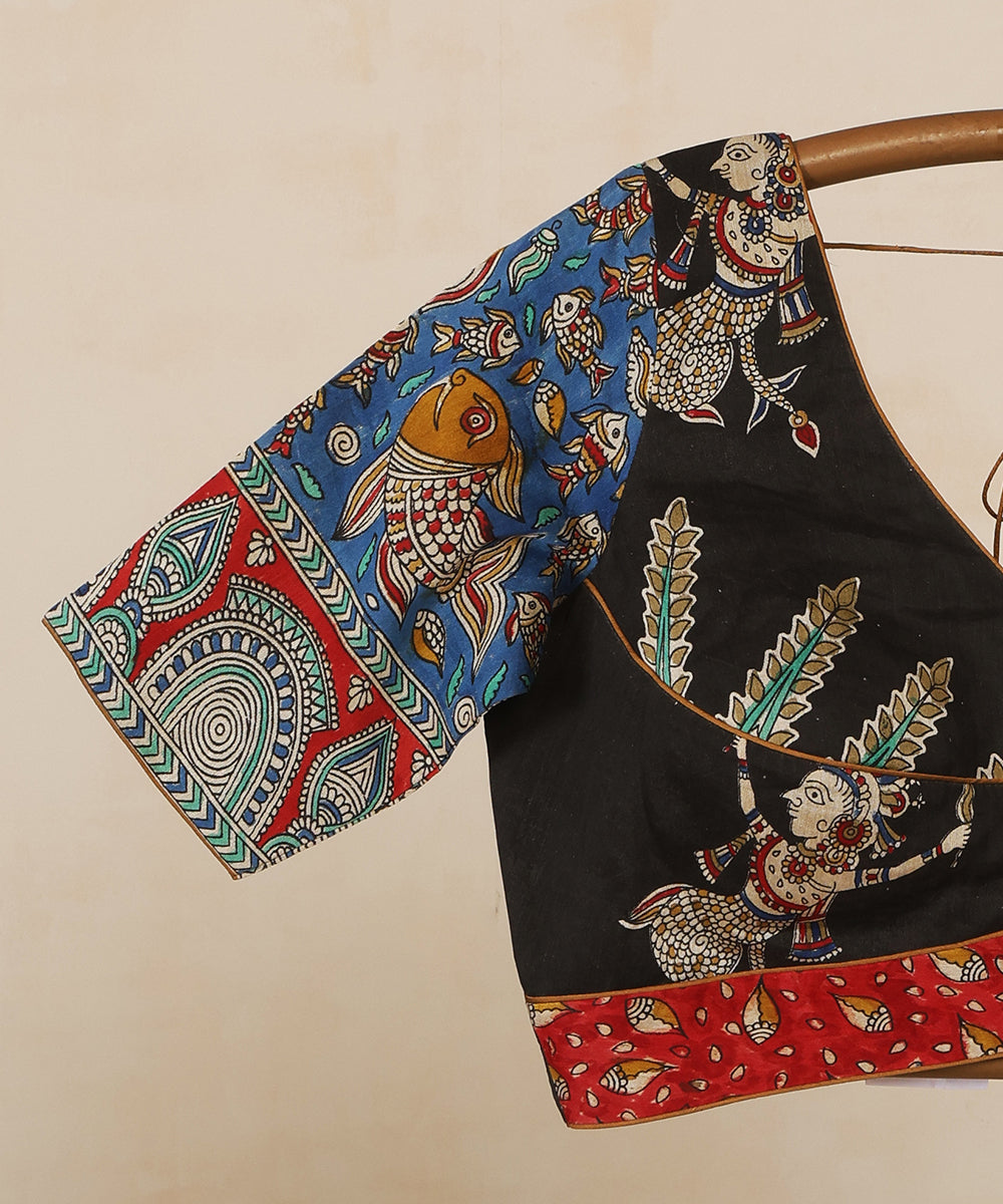 Black_And_Blue_Handloom_Pure_Cotton_Chanderi_Mata-Ni-Pachedi_Blouse_With_Hand_Printed_Fish_Motifs_WeaverStory_03