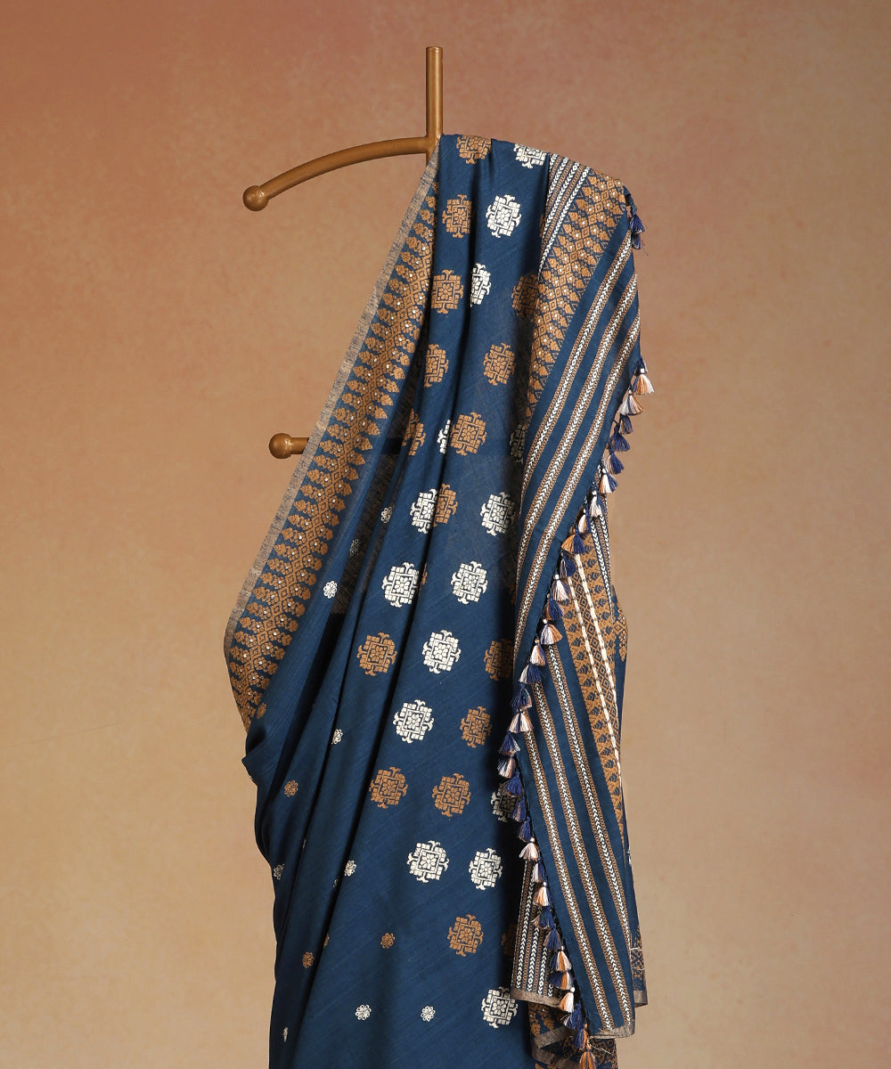 Blue_Handloom_Pure_Eri_Silk_Assam_Indigo_Dye_Saree_With_Beige_And_White_Small_And_Big_Floral_Booti_And_Beige_Border_WeaverStory_02