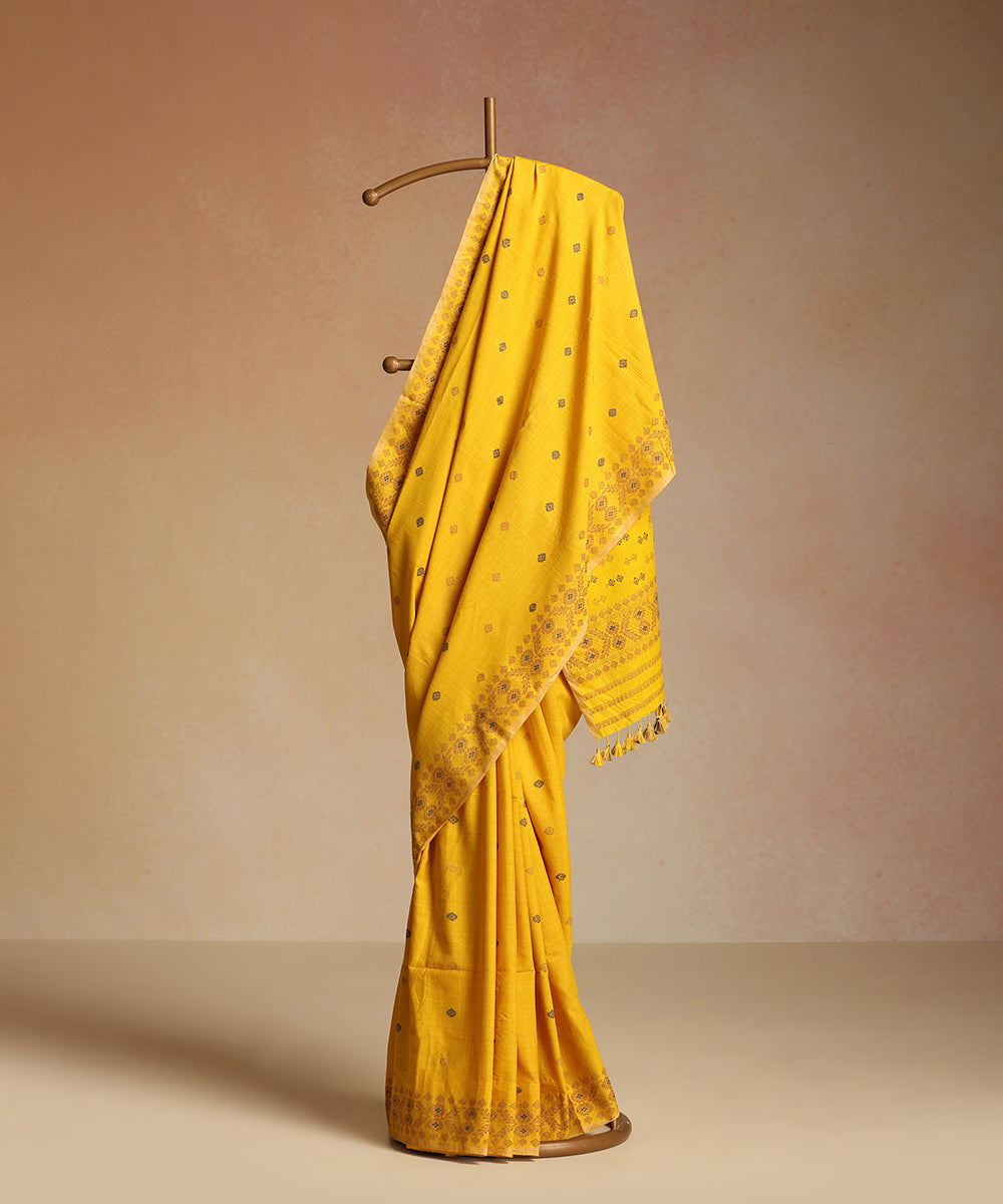 Musterd_Handloom_Pure_Eri_Silk_Turmeric_Dye_Saree_With_Blue_Meena_WeaverStory_01