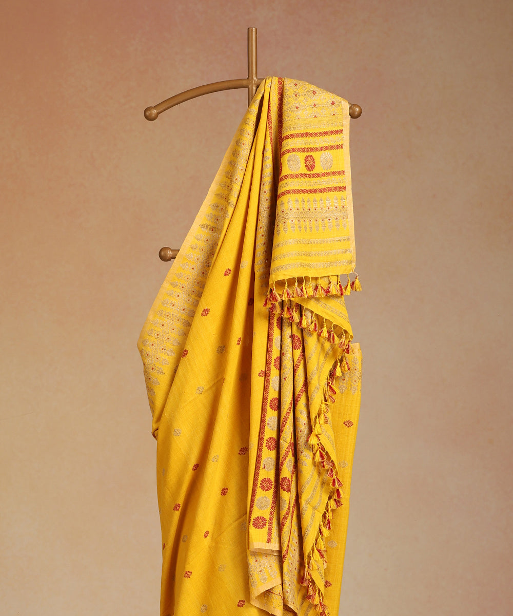 Yellow_Handloom_Pure_Eri_Silk_Turmeric_Dye_Saree_With_Red_And_Beige_Meena_WeaverStory_02