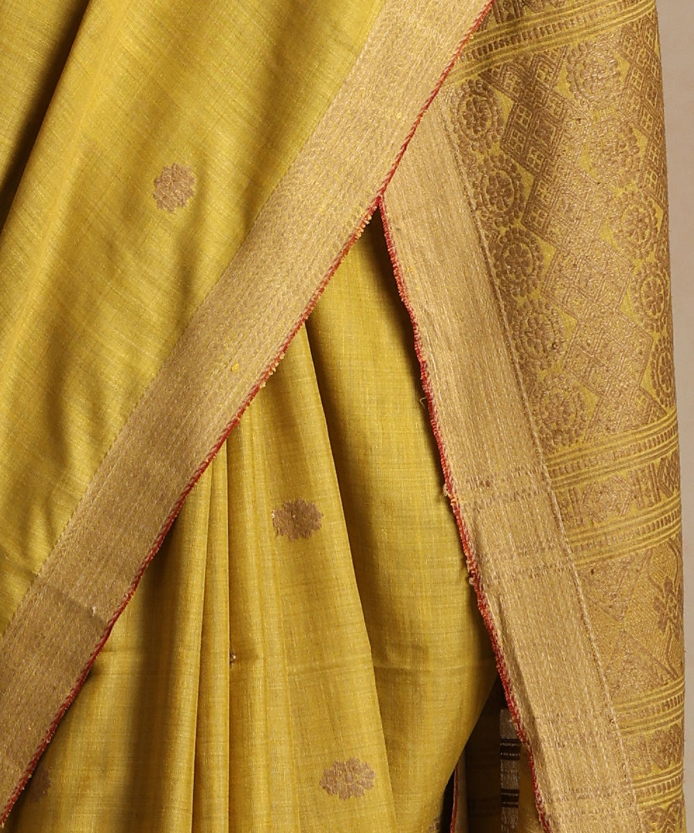 Pista_Handloom_Pure_Eri_Silk_Onion_Peel_Dye_Saree_With_Red_Selvedge_WeaverStory_04