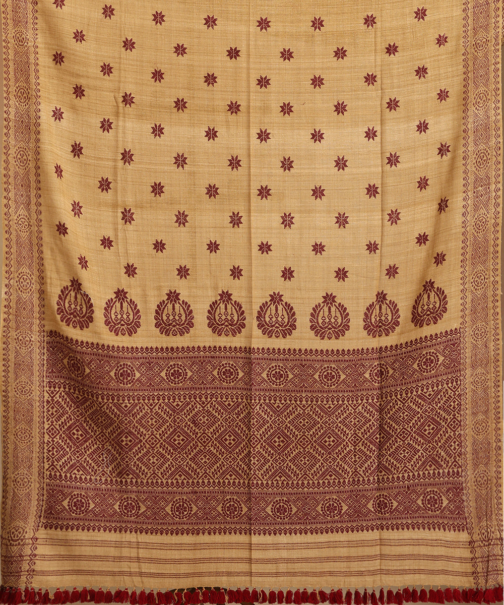 Beige_Handloom_Pure_Eri_Silk_Tea_Pluff_Dye_Saree_With_Maroon_Meena_Flowers_WeaverStory_05