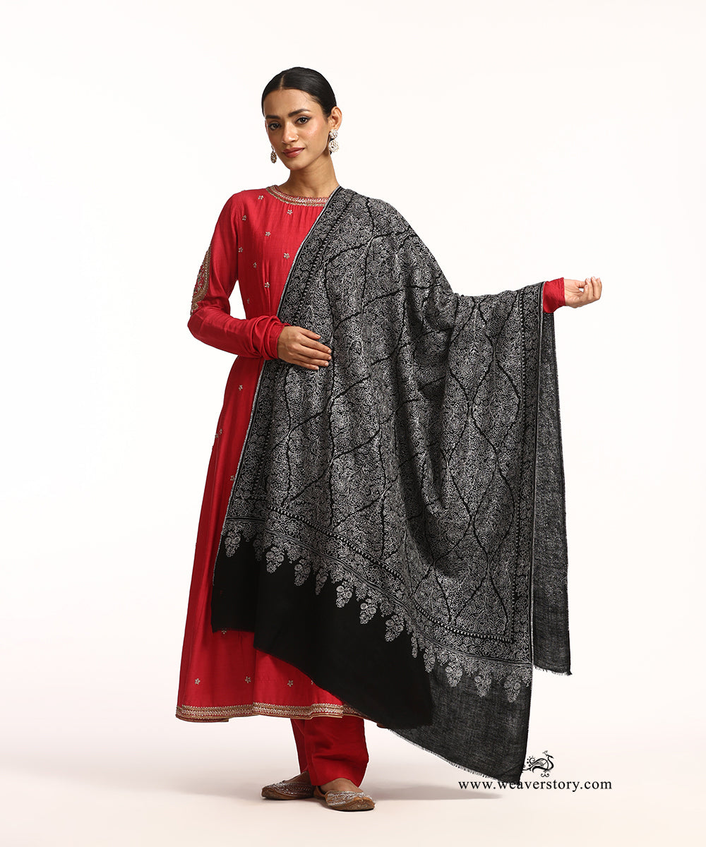 Black Pure Pashmina Shwal With White Sozinikari Jaal
