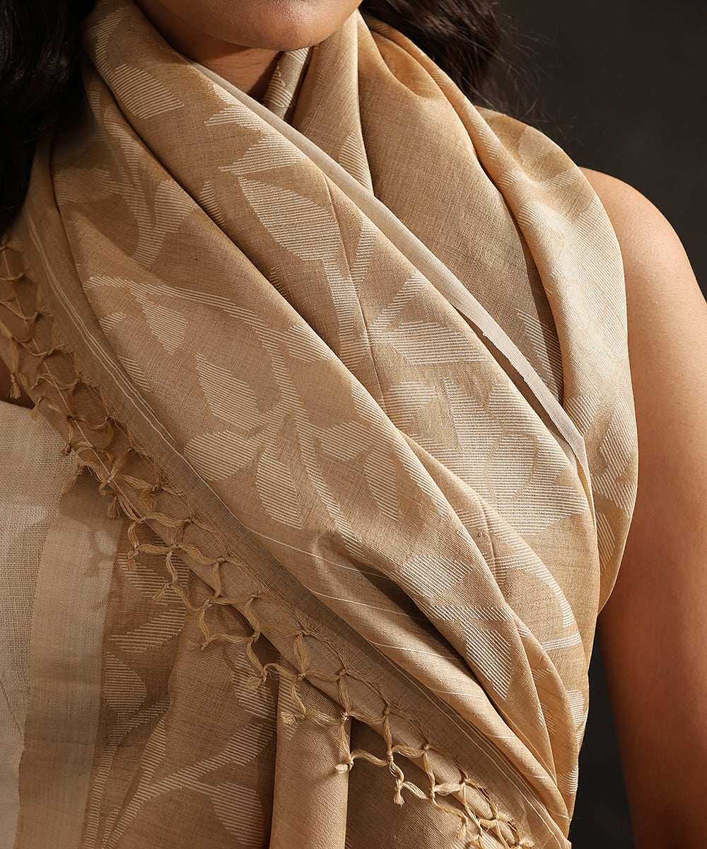 Beige Handloom Pure Tussar Dhakai Jamdani Saree With Offwhite Floral Bel Border