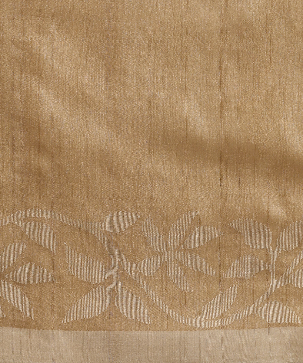 Beige Handloom Pure Tussar Dhakai Jamdani Saree With Offwhite Floral Bel Border