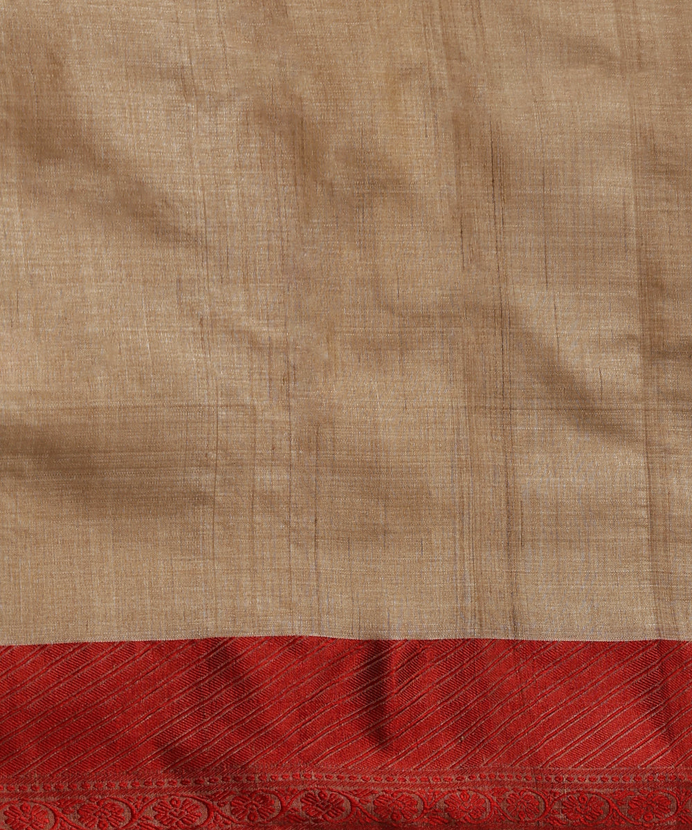 Beige Handloom Malmal Dhakai Jamdani Saree With Red Border And Booti