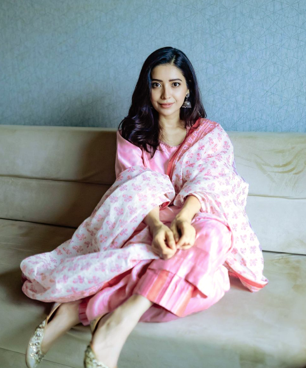 Asha Negi In Pink Handloom Chanderi Kurta Set Ready To Wear Silk Ensembles