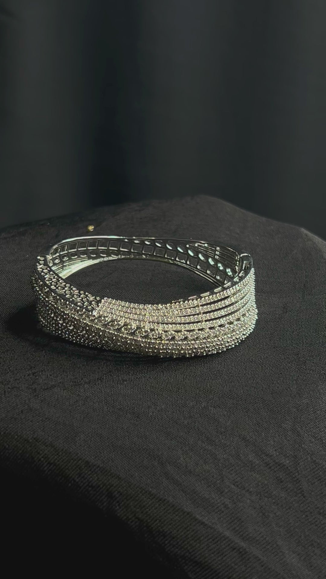 Tara_Handcrafted_Bangle_With_Semi_Precious_Stones_WeaverStory_04