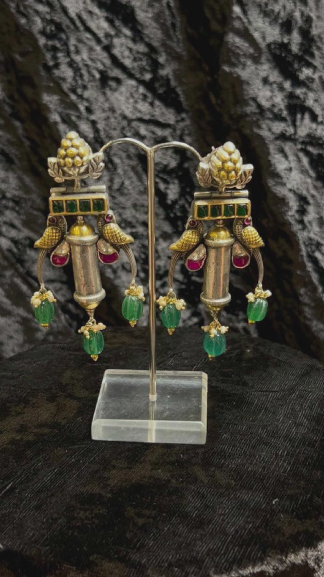 Aishani_Handcrafted_Oxidised_Pure_Silver_Kundan_Earrings_WeaverStory_04