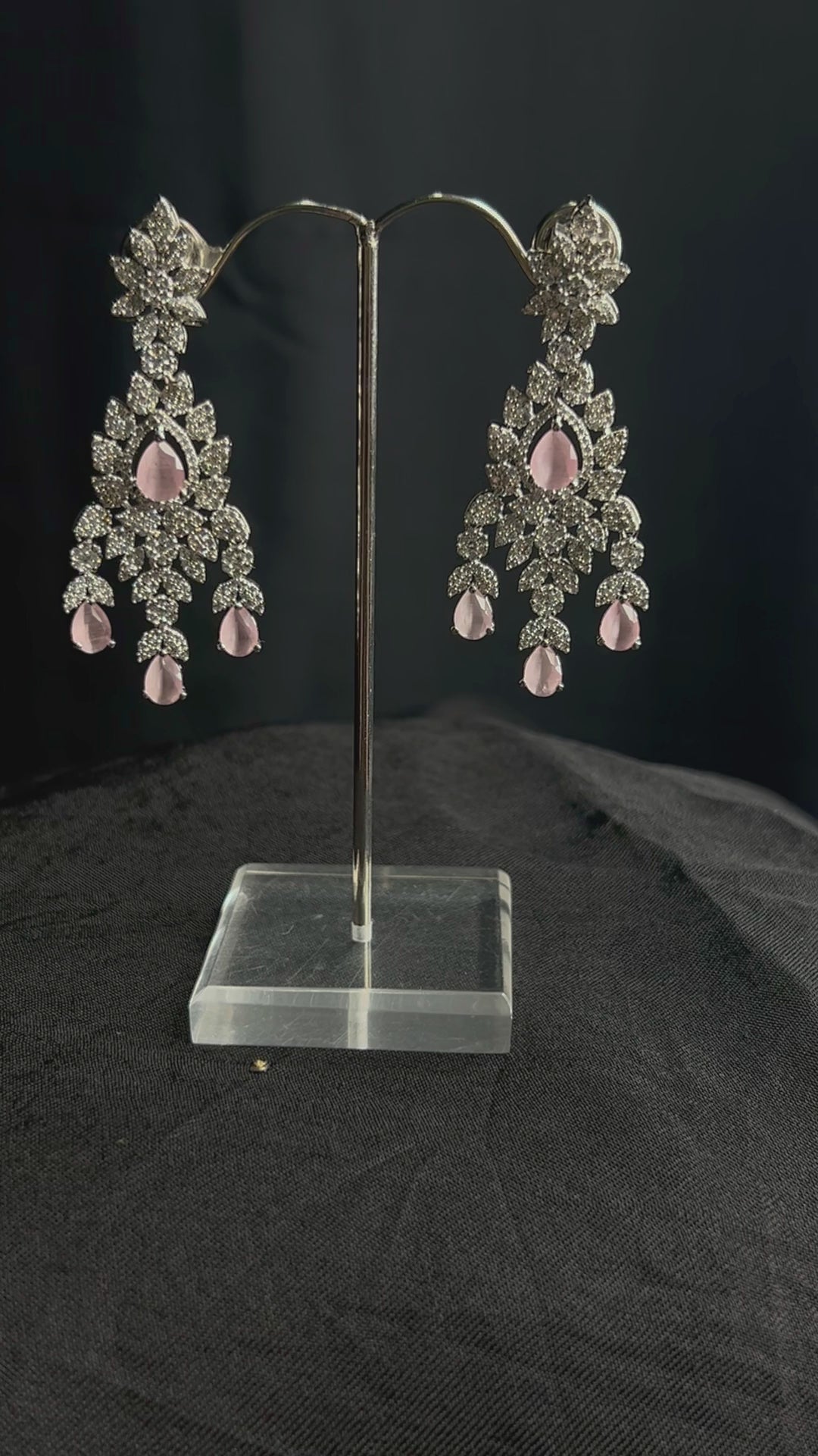 Kanam_Handcrafted_Necklace_Set_With_Semi_Precious_Stones_WeaverStory_05
