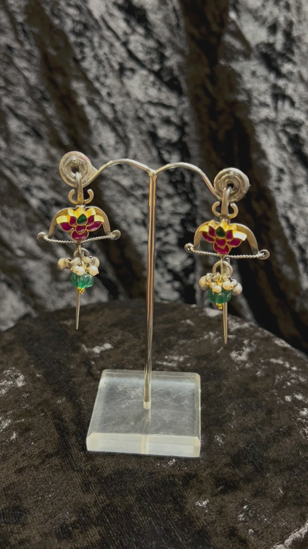 Pinkie_Handcrafted_Oxidised_Pure_Silver_Kundan_Earrings_With_Lotus_Motif_WeaverStory_034