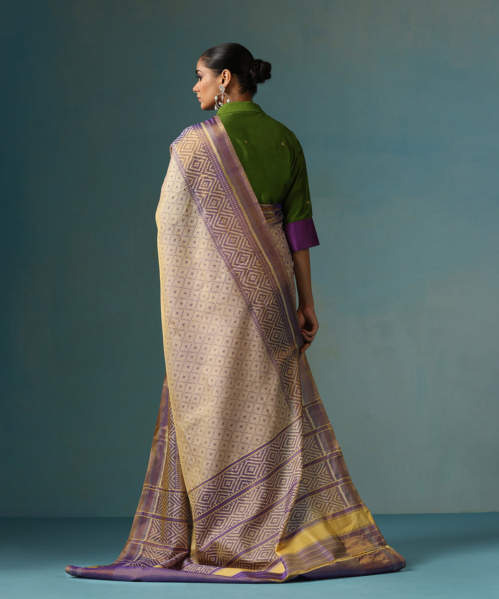 Handloom_Beige_And_Blue_Double_Shade_Pure_Mulberry_Silk_Ikat_Patola_Saree_WeaverStory_03