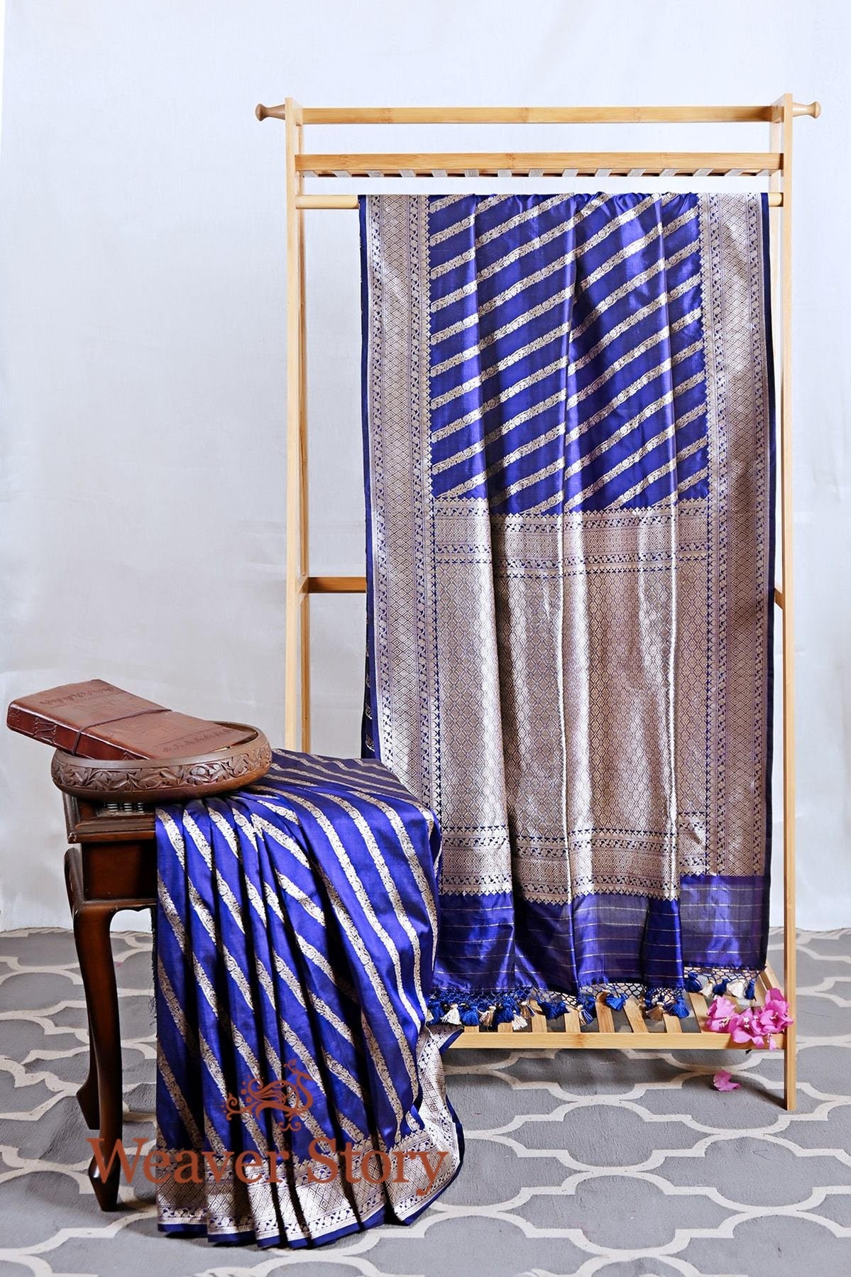 Royal_Blue_Pure_Katan_Silk_Banarasi_Handloom_Saree_WeaverStory_01