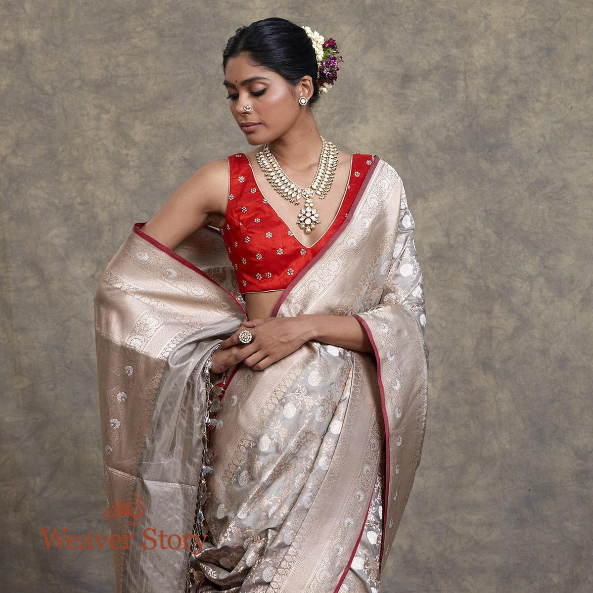 Handwoven_Grey_Sona_Rupa_Jangla_Saree_with_Red_Selvedge_WeaverStory_01