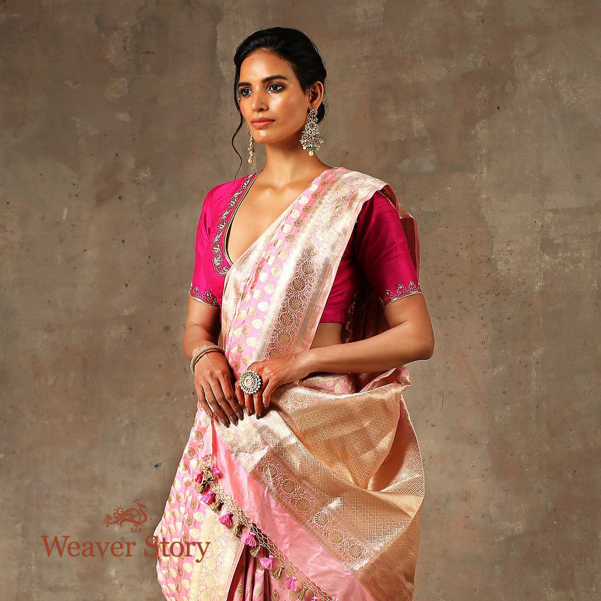 Handwoven_Light_Pink_Cutwork_Booti_Banarasi_Saree_WeaverStory_01