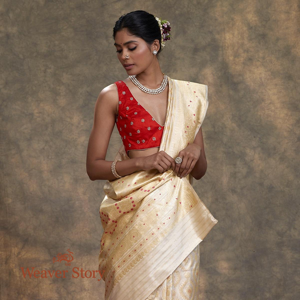Handwoven_Offwhite_Meenakari_Heavy_Jangla_Saree_WeaverStory_01