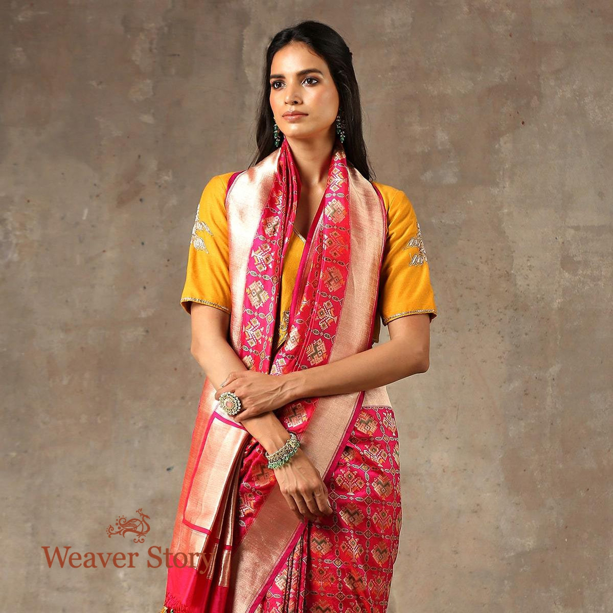 Handwoven_Pink_Meenakari_Patola_Saree_WeaverStory_01