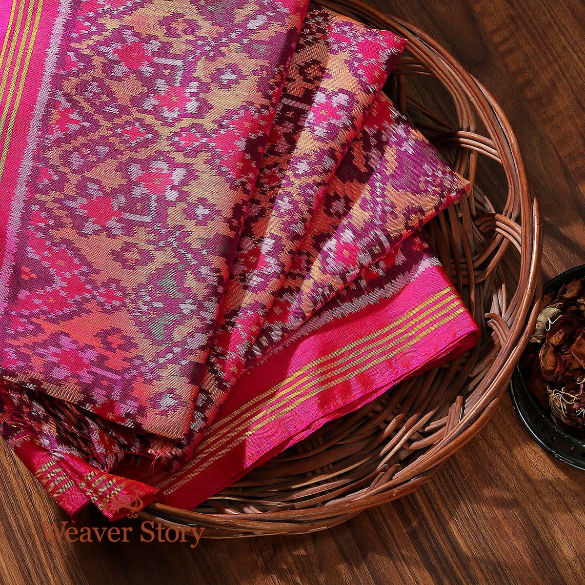 Handloom_Pink_&_Mustard_Dual_Tone_Patola_Dupatta_WeaverStory_01