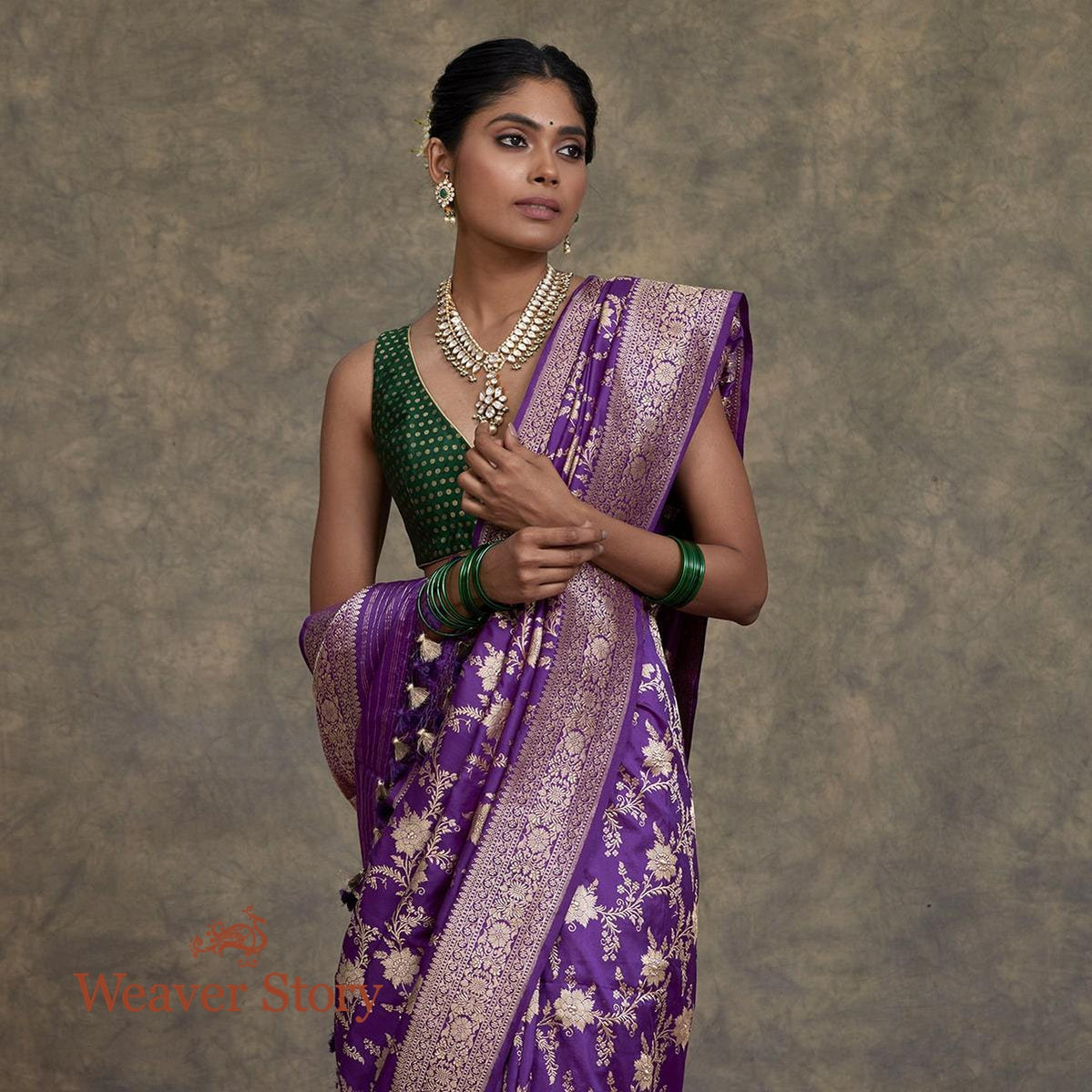 Handwoven_Purple_Kadhwa_Jangla_Saree_with_Floral_Jaal_WeaverStory_01