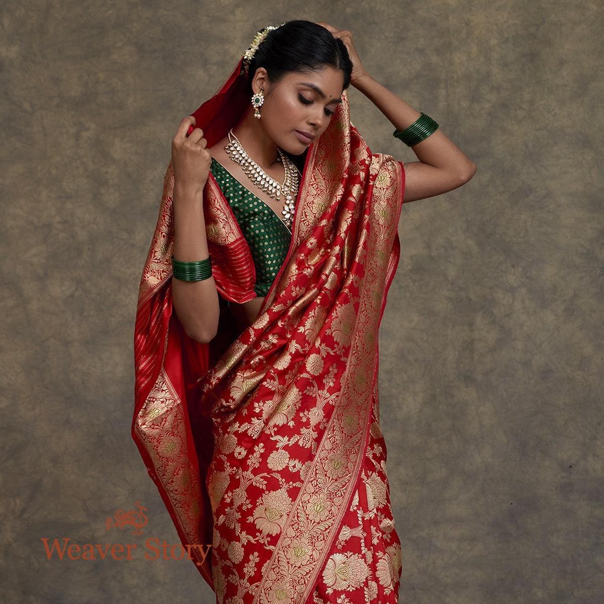Handwoven_Red_Kadhwa_Jangla_Saree_with_Green_Meenakari_WeaverStory_01