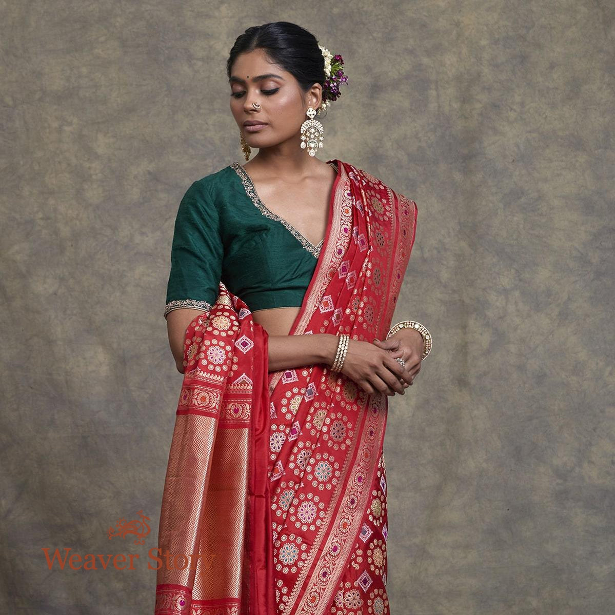 Handwoven_Banarasi_Jangla_in_Red_with_Intricate_Meenakari_WeaverStory_01
