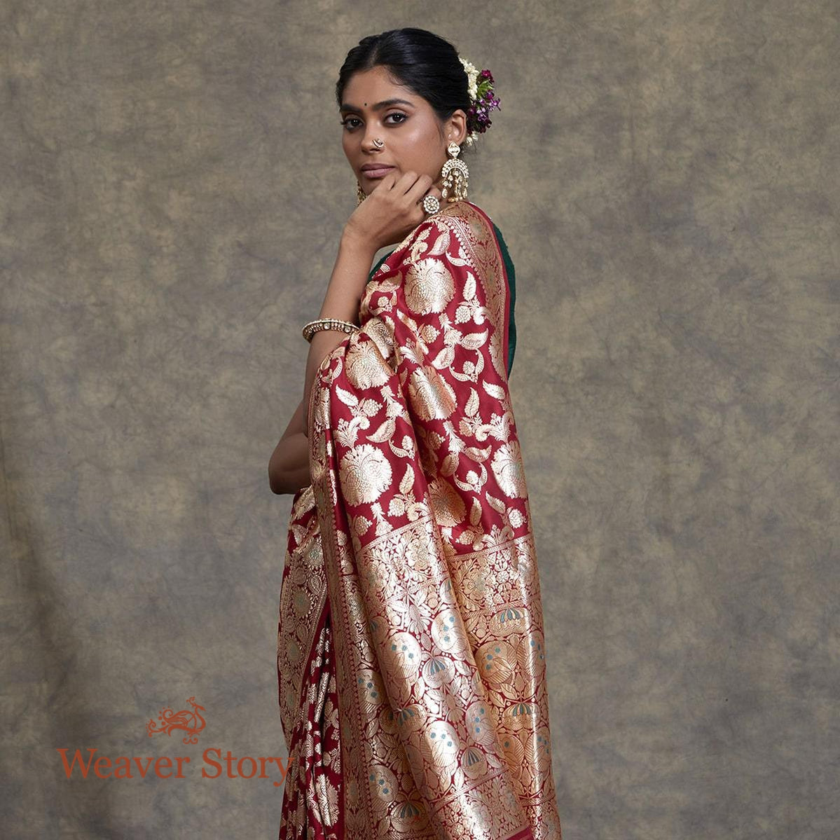 Handwoven_Red_Banarasi_Jangla_-_Weaver_Story_Exclusive_WeaverStory_01