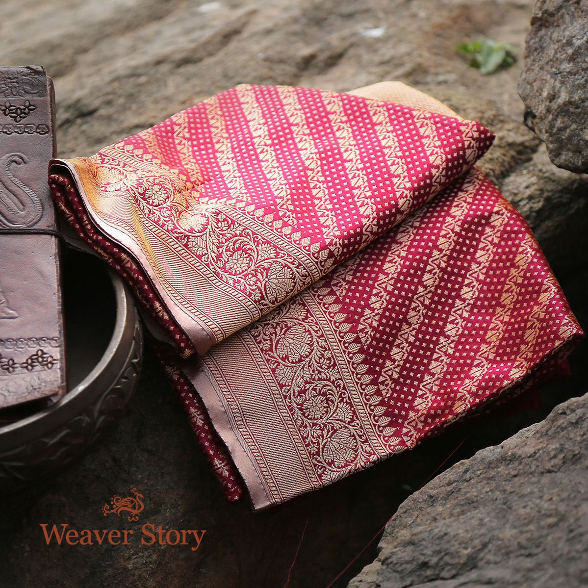 Handloom_Wine_Zari_Tanchoi_Dupatta_WeaverStory_01