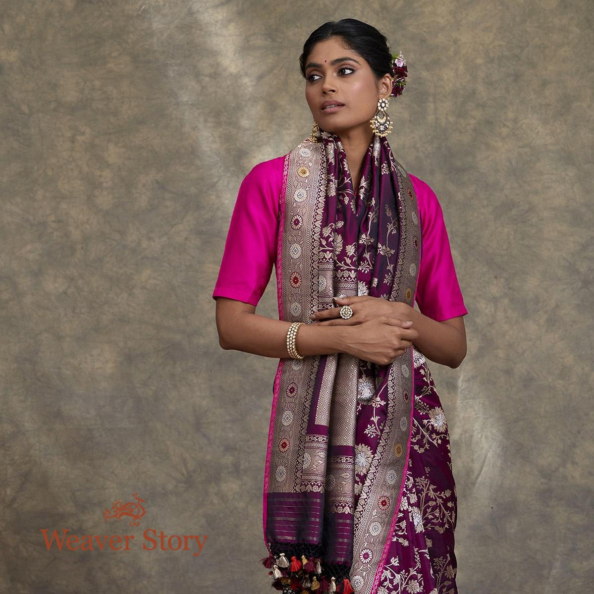Handwoven_Wine_Dual_Tone_Kadhwa_Jangla_Saree_with_Zari_Meenakari_Border_WeaverStory_01